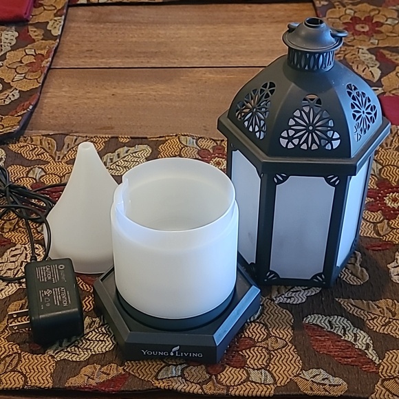 Young Living Oil Diffuser - Picture 3 of 4